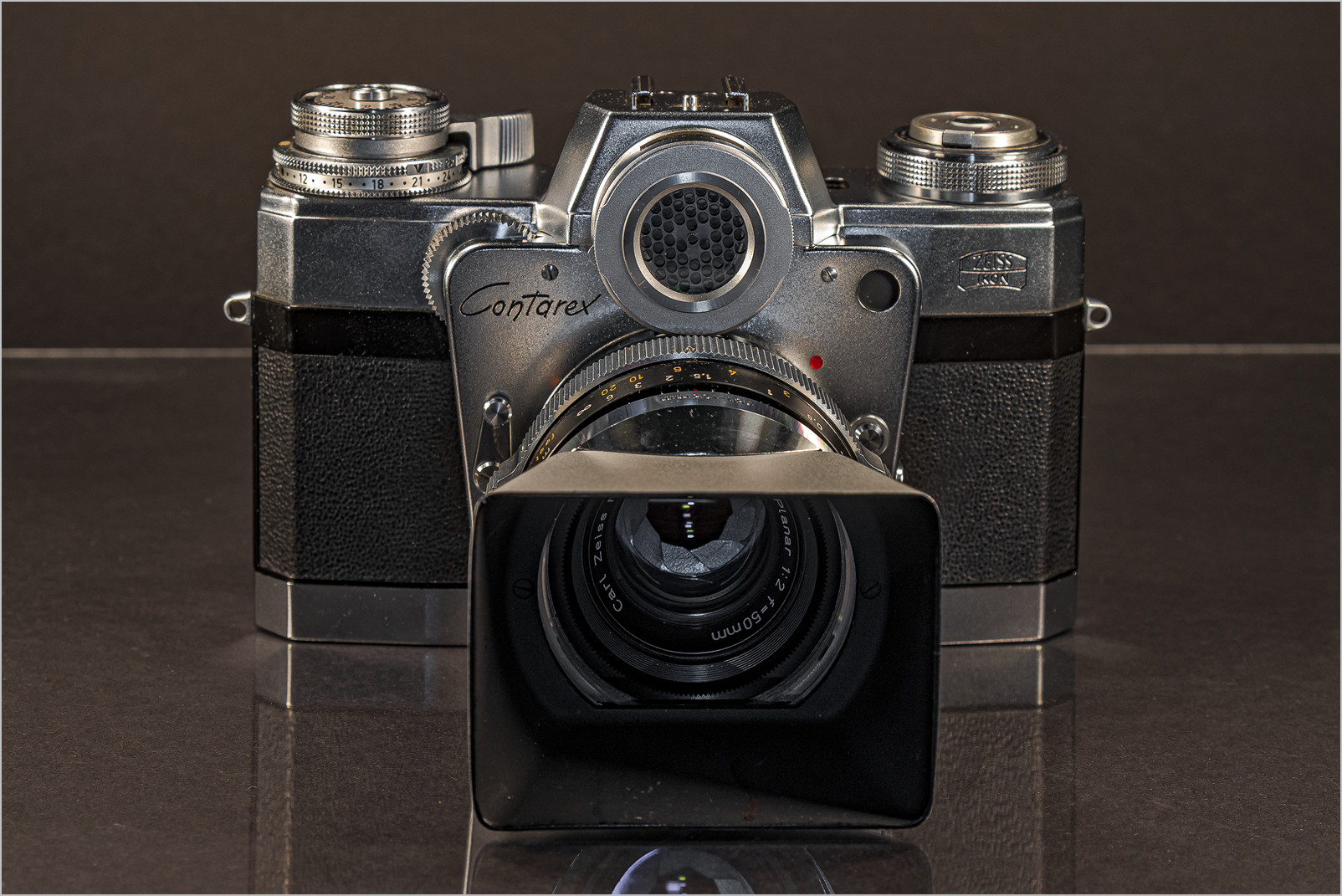 Zeiss Ikon Contarex.