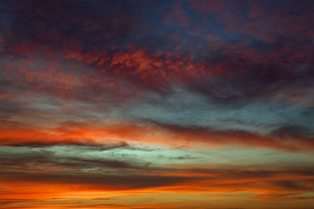 Wolkenbilder Landschaften aus Wasserdampf und Licht: Der Himmel über dem Kreis Minden Lübbecke. © Kai Hormann www.k-h-photo.de
