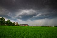 Regenwolken über der Mühle in Eilhausen 07 Mai 2022. Bilder aus dem Kreis Minden-Lübbecke.