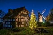 Weihnachtsbaum an der Königsmühle Eilhausen Dezember 2021 Bilder aus dem Kreis Minden-Lübbecke.