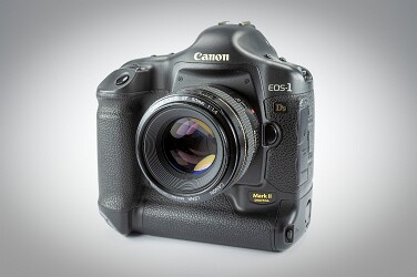 Canon EOS-1 Ds Mark II Canon EOS-1 Ds Mark II