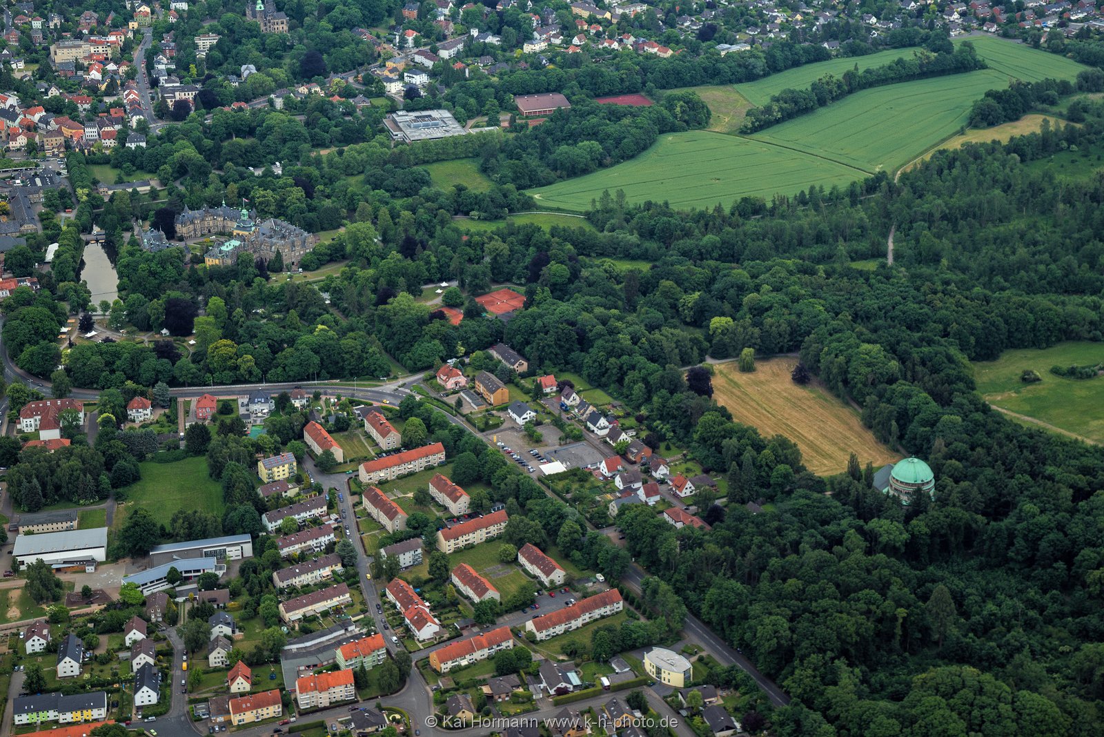 bueckeburg Bückeburg mit Schloß und Mausoleum aus nord-westlicher Richtung.
