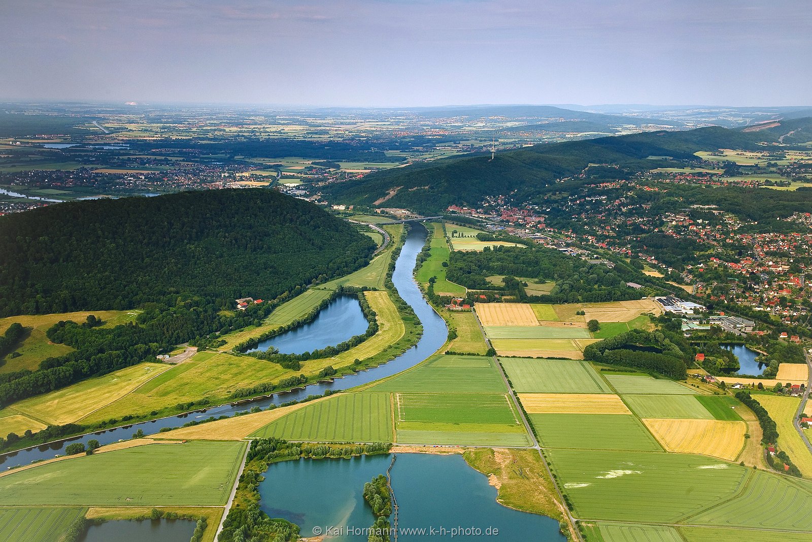 luftaufnahmen-008 Die Weser an der Porta Westfalica aus süd-westlicher Richtung.