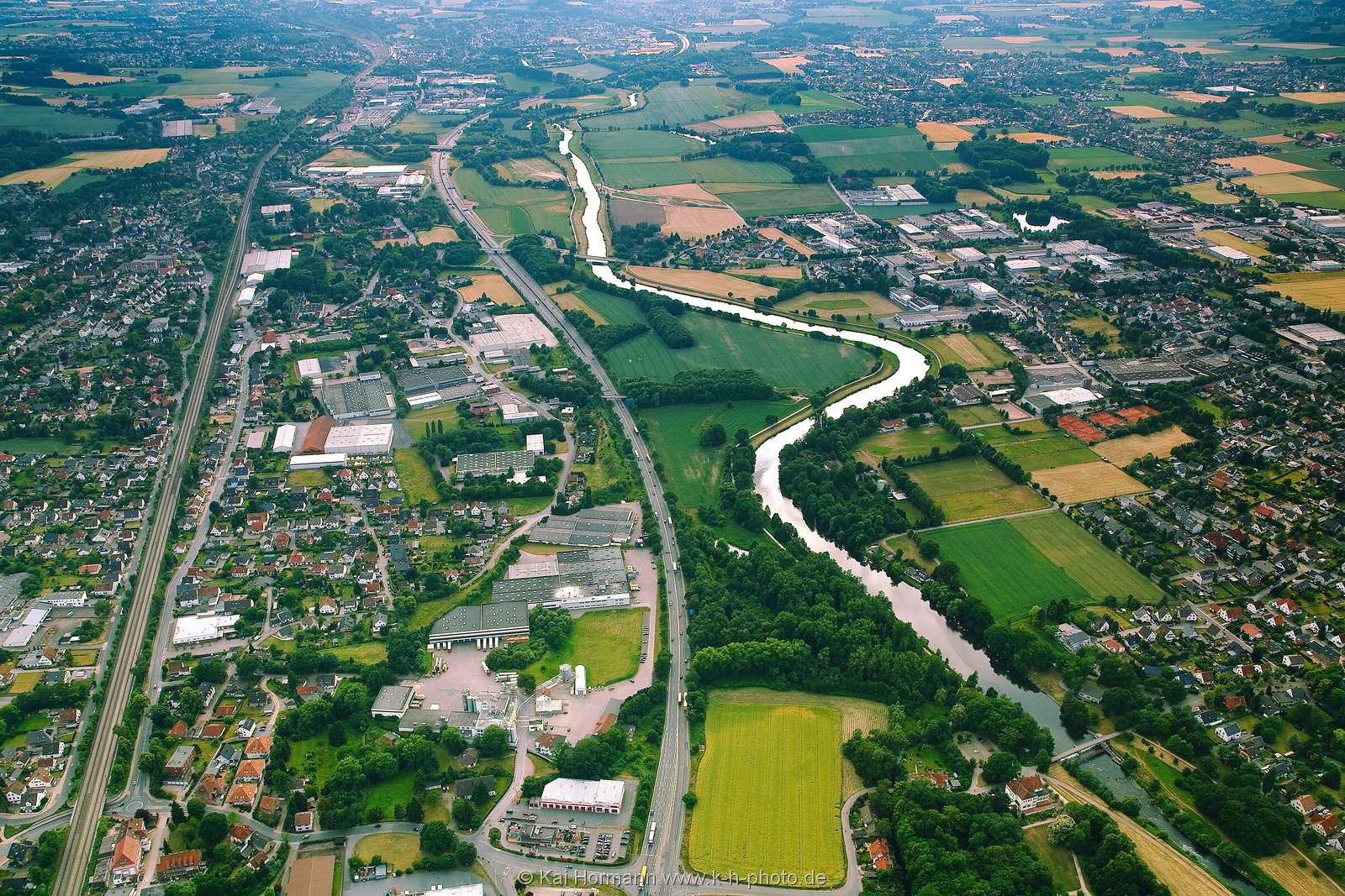 luftaufnahmen-009 Bad Oeynhausen mit A30 und Werre.