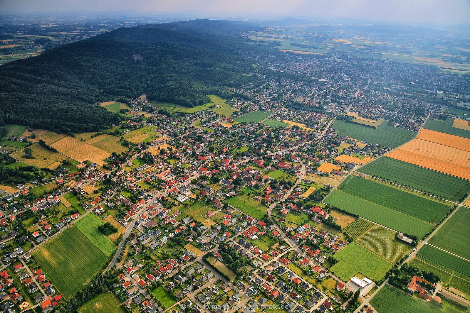 luftaufnahmen-017 Gehlenbeck/Lübbecke mit Wiehengebirge.