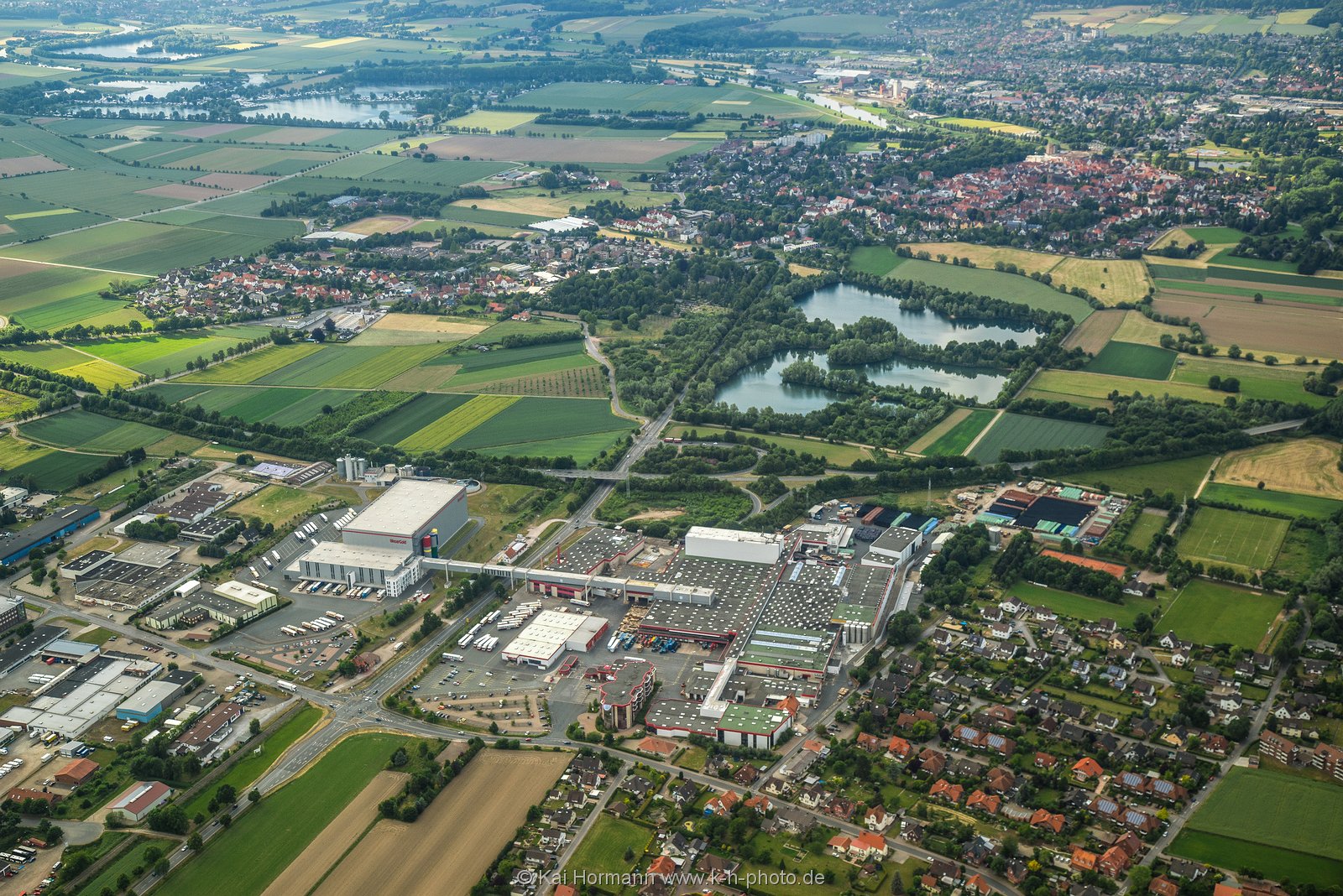 rinteln_gewerbegebiet_luftaufnahme Rinteln mit Gewerbegebiet aus süd-östlicher Richtung.