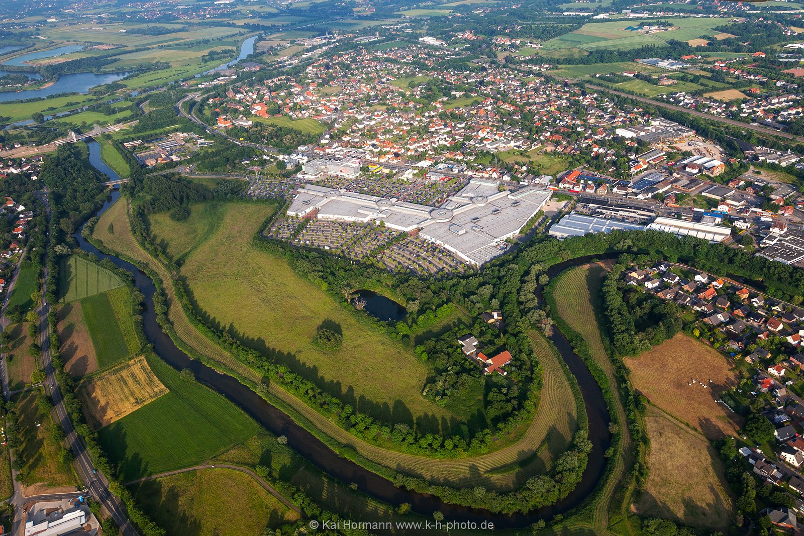 werrepark_bad_oeynhausen Werre und Gewerbegebiet "Werrepark" in Bad Oeynhausen.