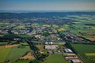 luebbecke-industriegebiet-+-hafen Lübbecke Industriegebiet und Mittellandkanlal-Hafen aus nördlicher Richtung.