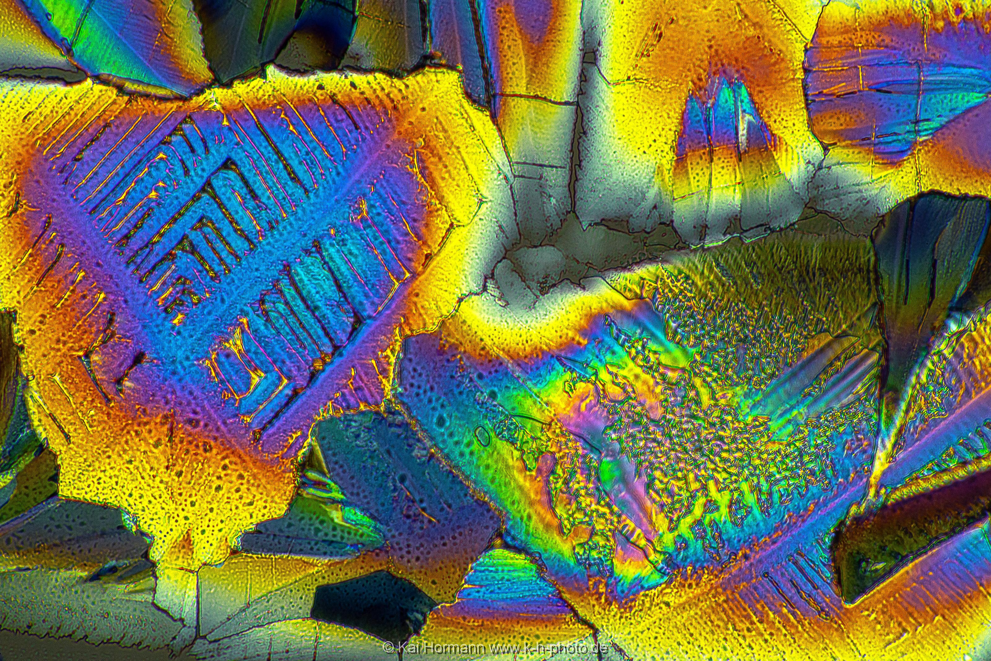 Apfelsäure Mikrokristalle im polarisierten Licht.