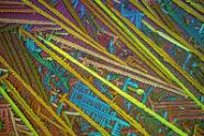 Cäsiumchlorid Mikrokristalle im polarisierten Licht.