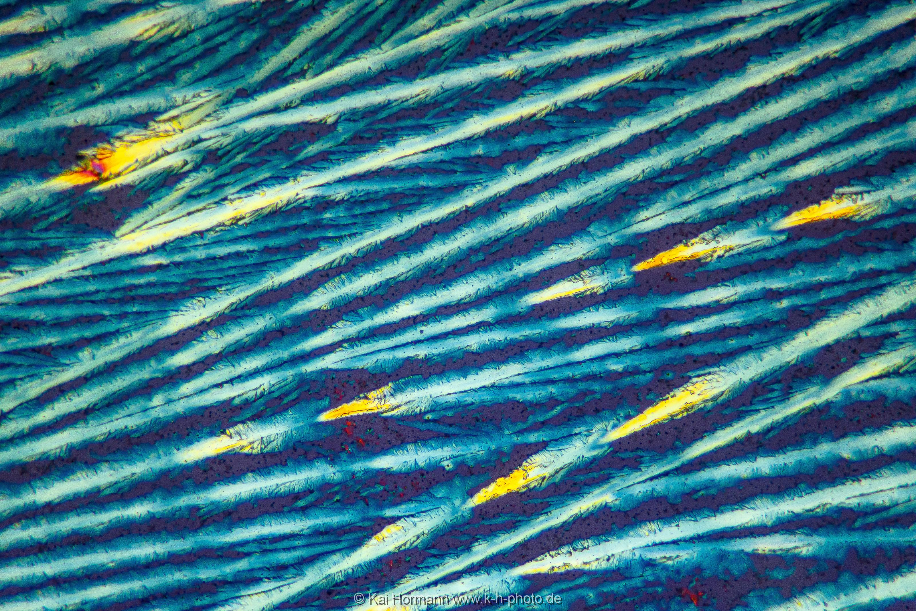 Natriumcarbonat (Soda) Mikrokristalle im polarisierten Licht.