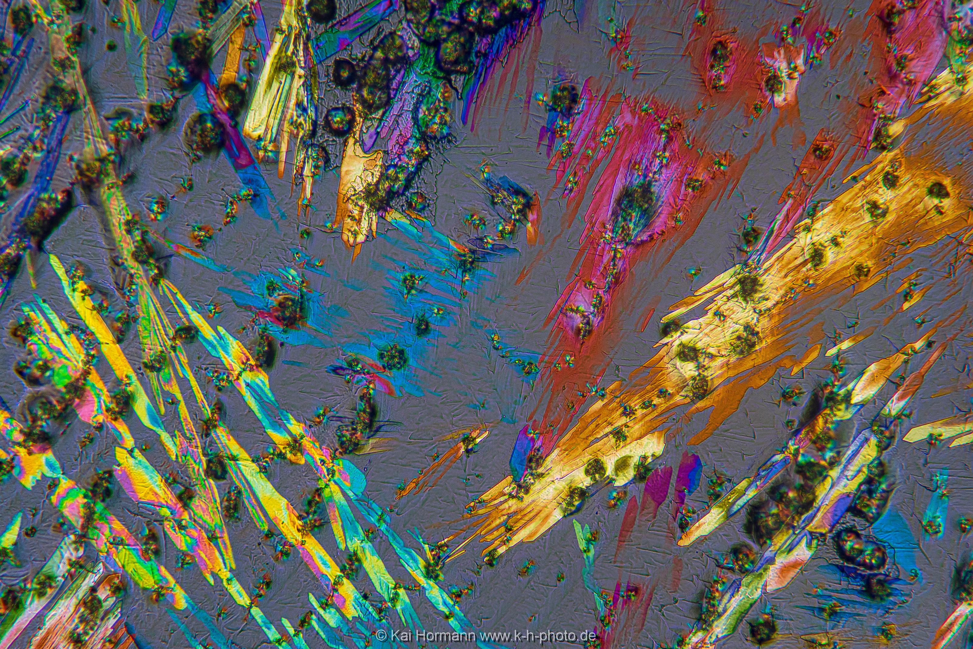Natriumcyclamat Mikrokristalle im polarisierten Licht.