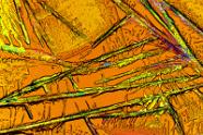 Natriumhydrogensulfat Mikrokristalle im polarisierten Licht.