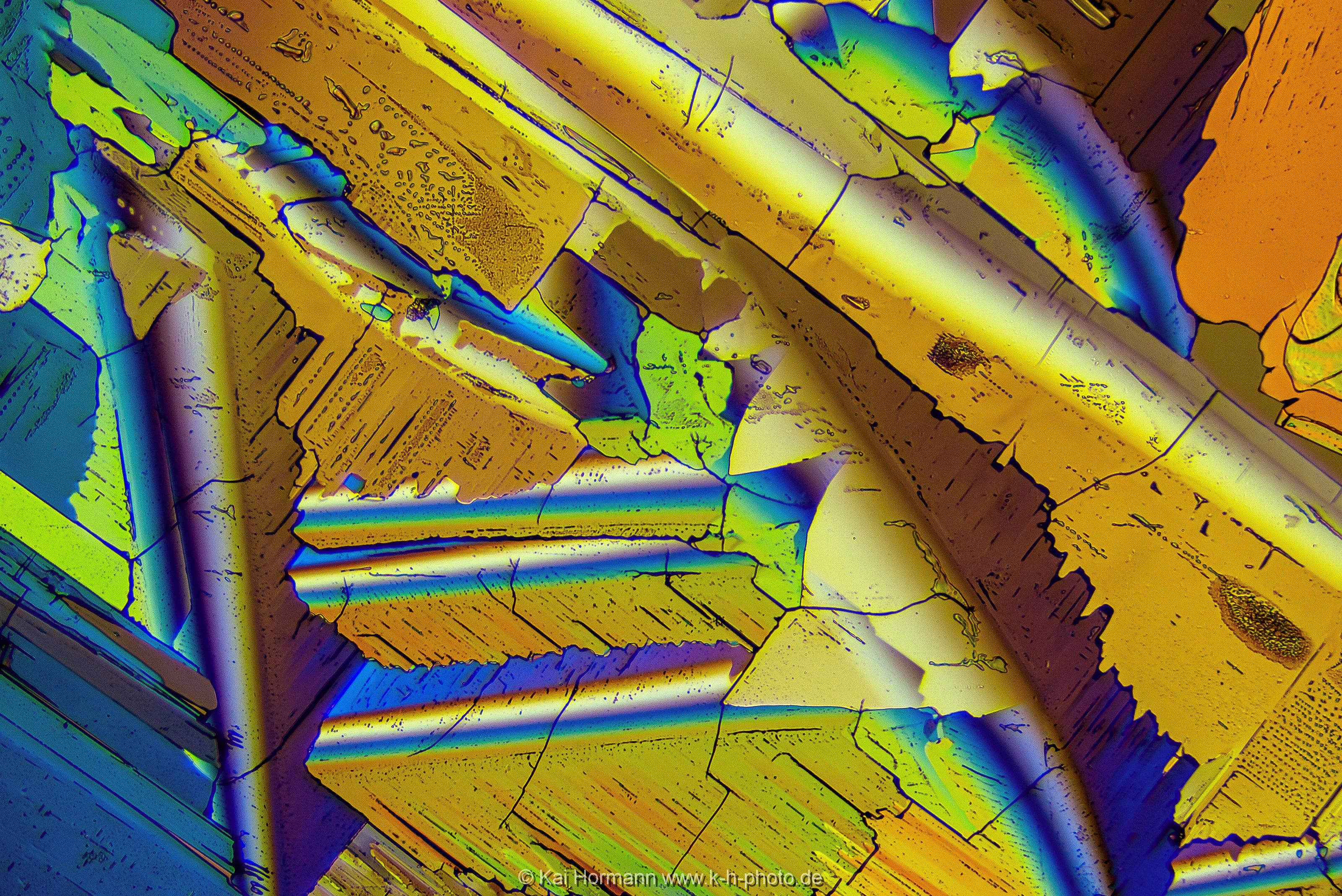 Schwefel Mikrokristalle im polarisierten Licht.