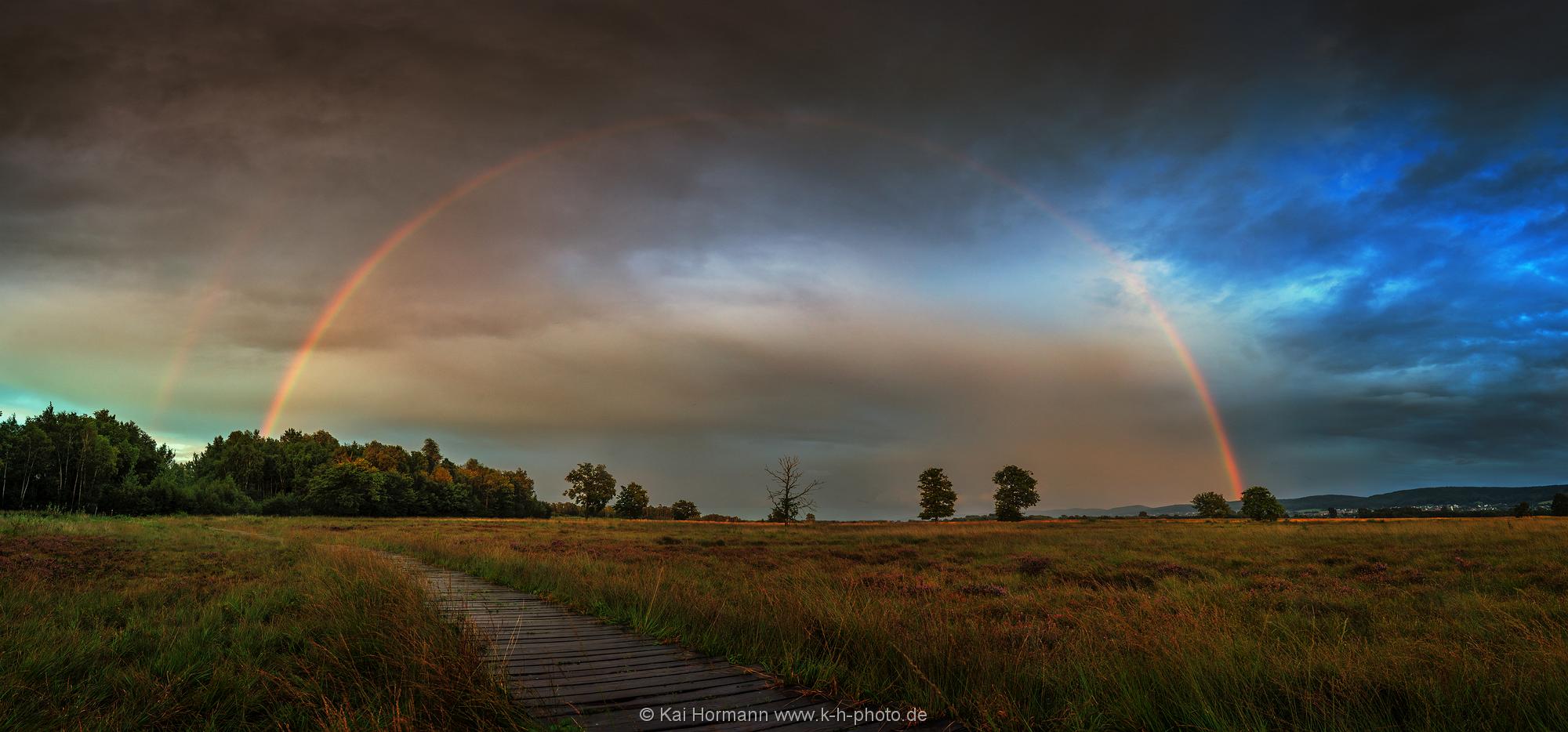 Landschaftspanorama großes Torfmoor Letzter Regen im Abendlicht. Großes Torfmoor, August 2017.
