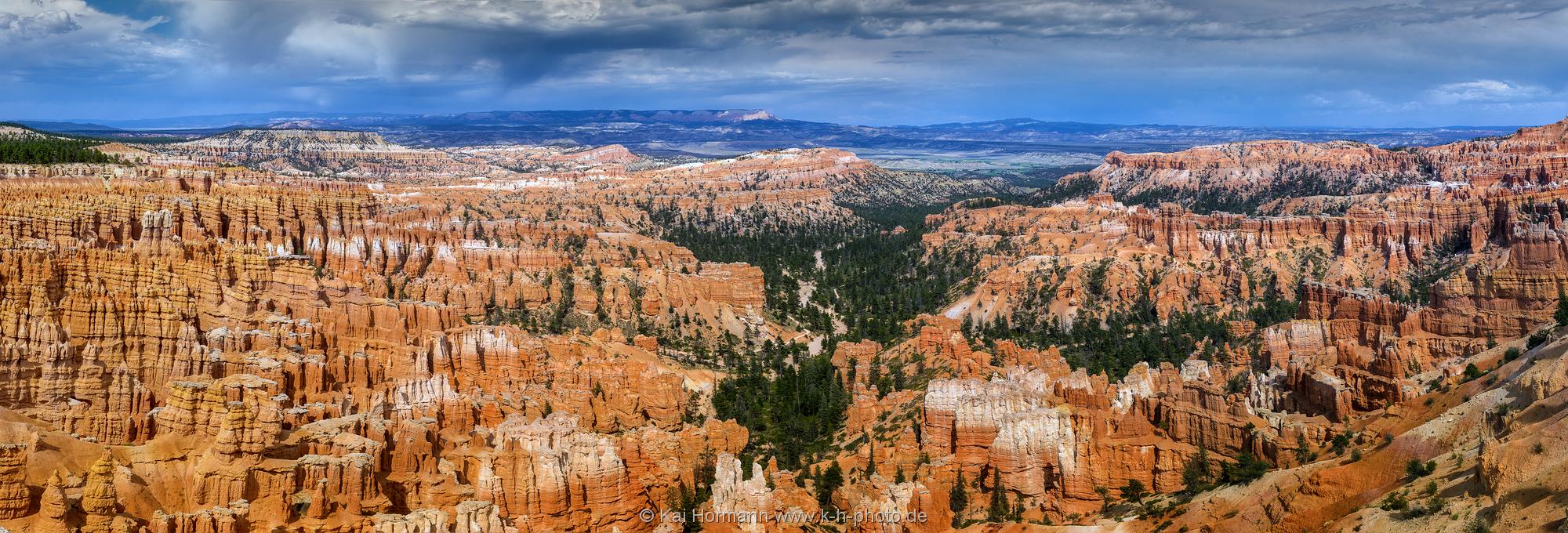 Bryce Canyon Panorama. Blick in den Bryce Canyon im US-Bundesstaat Utah.