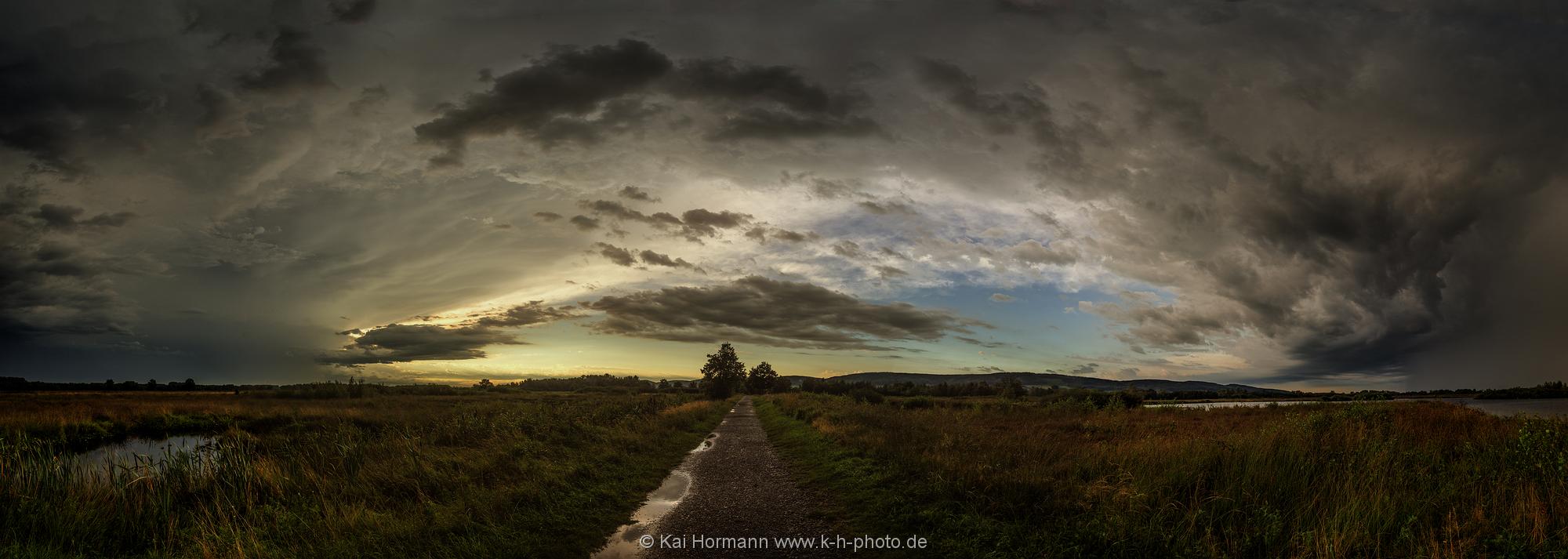 Landschaftspanorama Licht nach einem Sommerregen