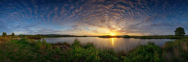 Sonnenuntergang über dem Großen Torfmoor. 21 Mai 2022. Sonnenuntergang über dem Großen Torfmoor. 21 Mai 2022.